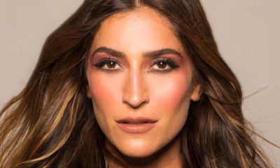 Atriz Maria Joana posando para ensaio fotográfico