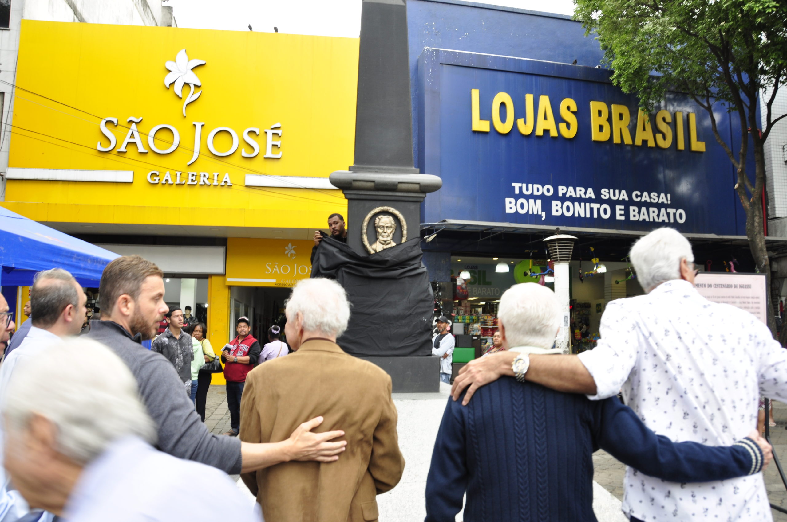 Marco Centenário Reinaugurado na praça da Liberdade