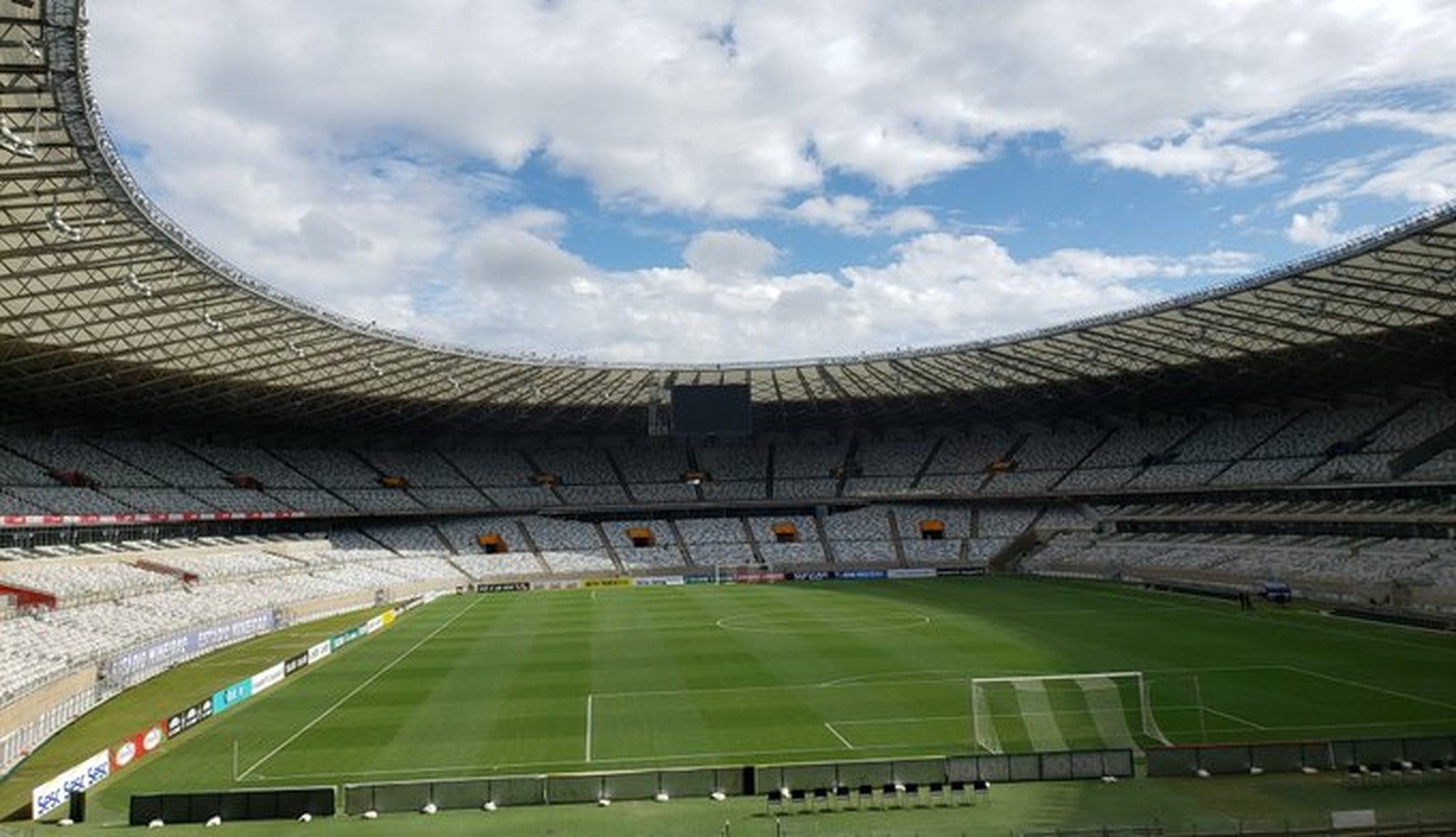 Prefeitura de Belo Horizonte autoriza, com restrições, volta da torcida aos estádios
