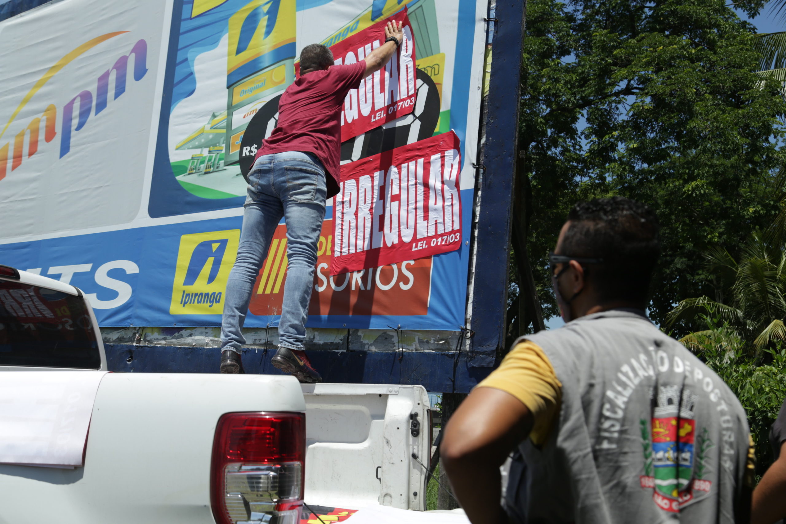 Equipes de Fiscalização de Posturas percorreram os bairros de Jardim Alcântara e Colubandê