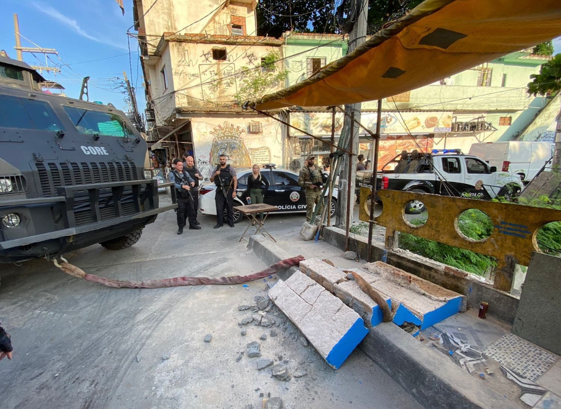 Operação de derrubada do memorial II