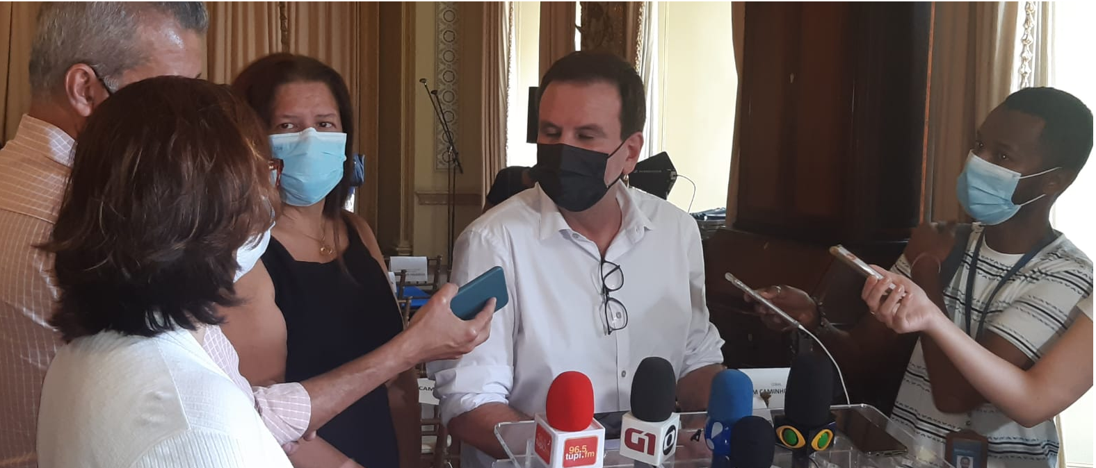 Imagem de Eduardo Paes em coletiva