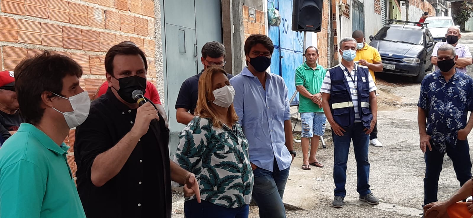 Imagem do prefeito Eduardo Paes em Santa Cruz