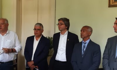 Senadores com prefeito de Petrópolis