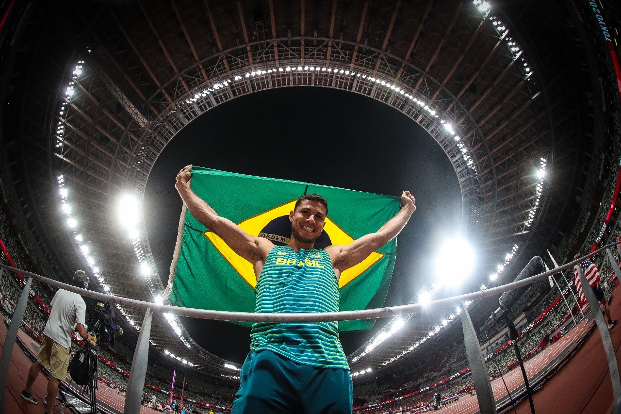 Thiago Braz levou a medalha de bronze em Tóquio 