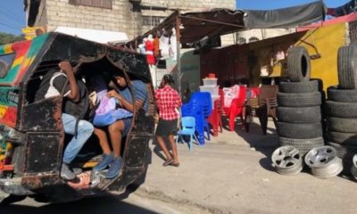 Uma rua em Porto Príncipe em dezembro de 2021