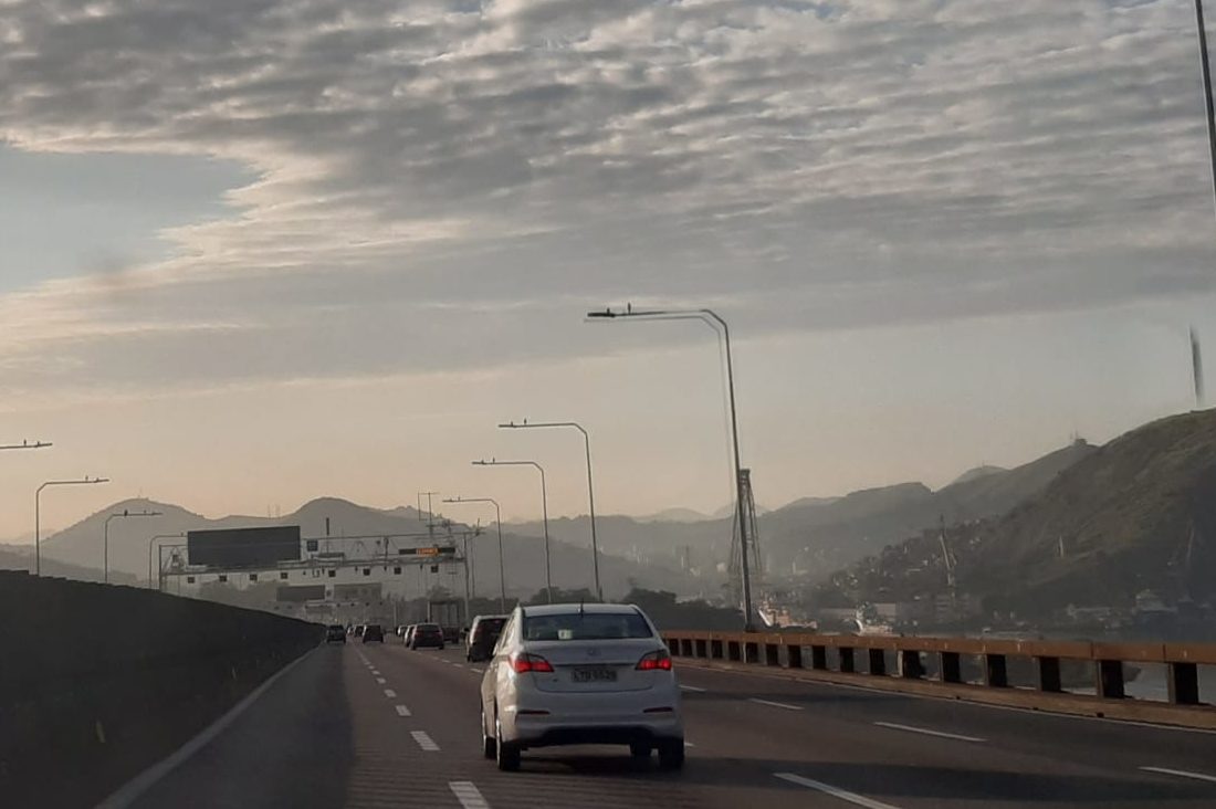 amanhecer na ponte Rio-NIterói