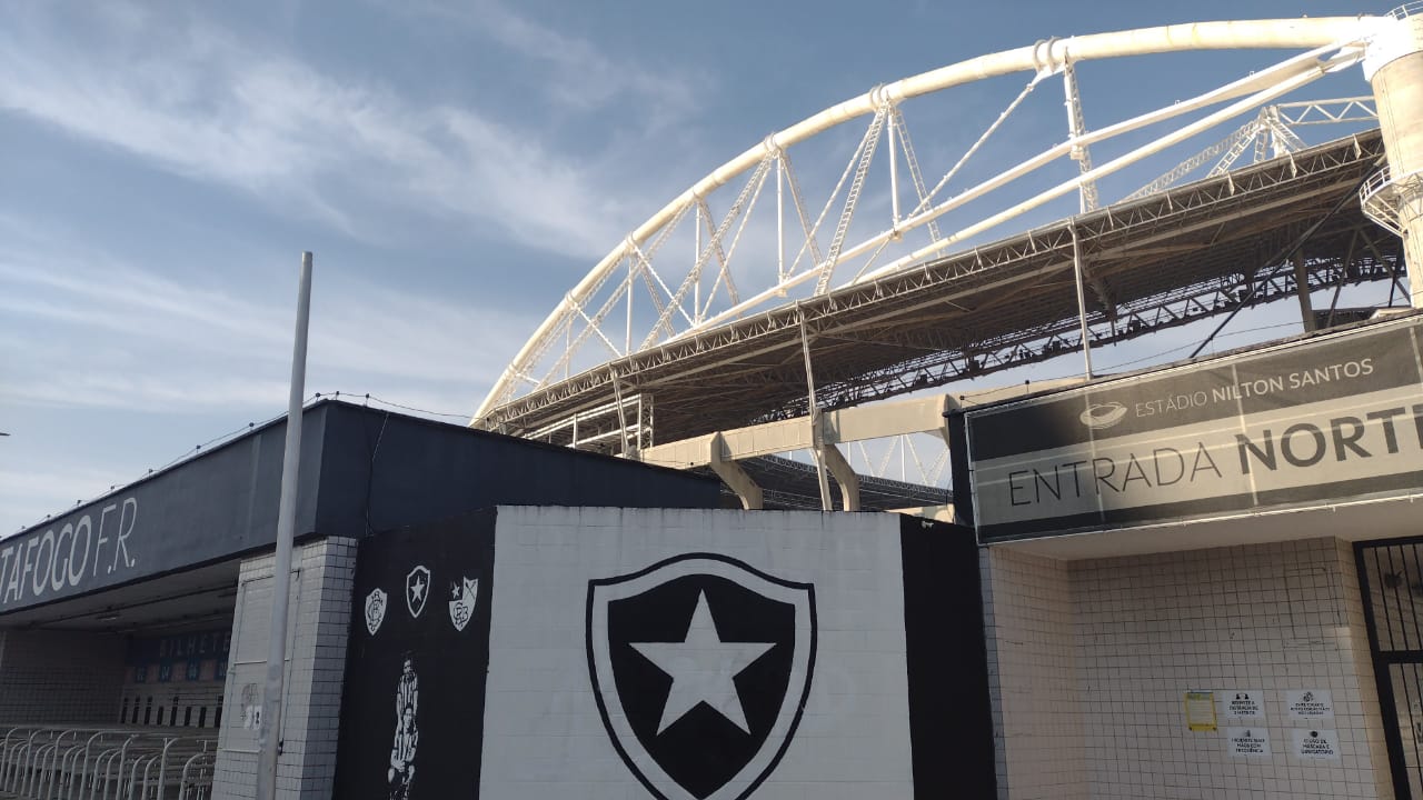 Imagem do estádio. 