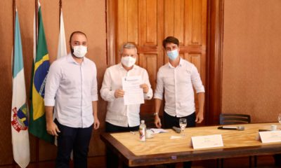 Imagem do vereador Binho Guimarães, prefeito Axel Grael, secretário do Clima, Luciano Paez