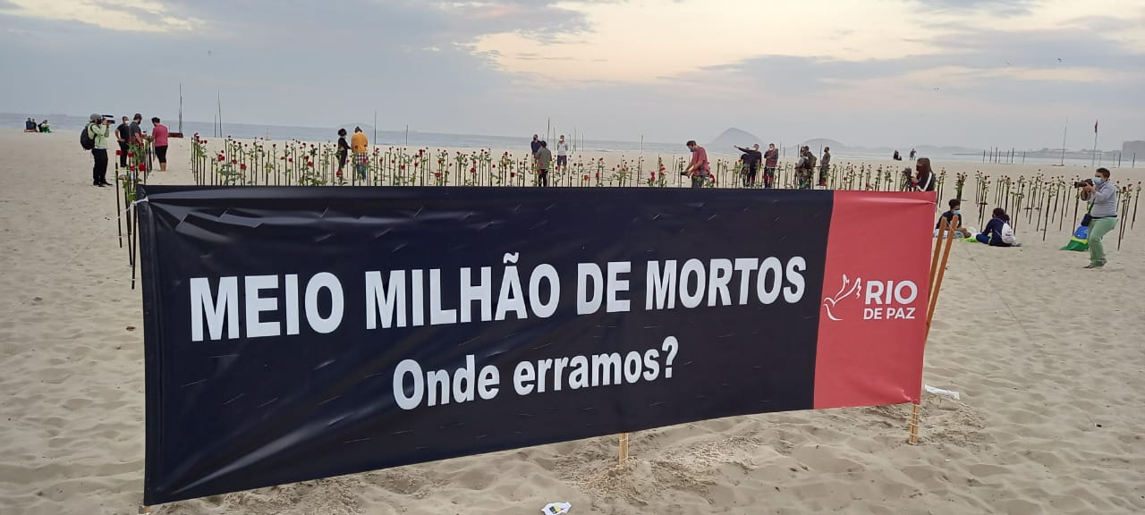 ONG 'Rio de Paz' realiza ato em memória às 500 mil vítimas da covid-19 no Brasil (Divulgação)