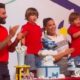 Gusttavo Lima e Andressa Suita cantando parabéns pros filhos