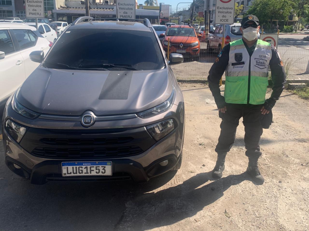 Homem é detido após ser flagrado com veículo furtado