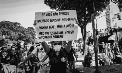 Manifestantes realizam ato contra o governo federal no Centro do Rio