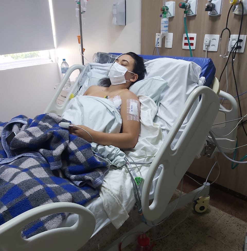 Tainá Romão esfaqueada pelo ex-namorado