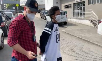 Mãe é presa acusada de maus-tratos a filha de 4 anos na Rocinha (Divulgação)