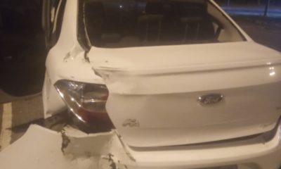 Imagem de um carro batido