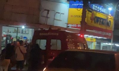 carro e ambulância na rua