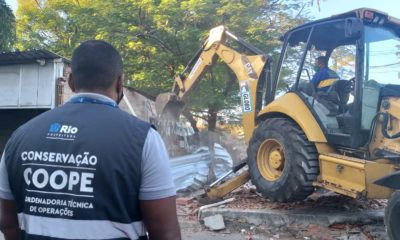 Prefeitura demole construções irregulares na Zona Oeste e Sul do Rio