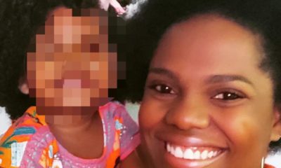 Criança de 2 anos que sofreu injúria racial com a mãe
