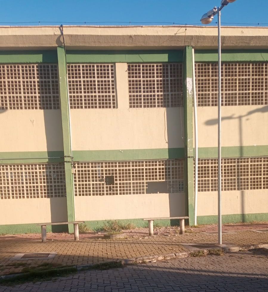 Internos quebraram parede do Degase para fugir