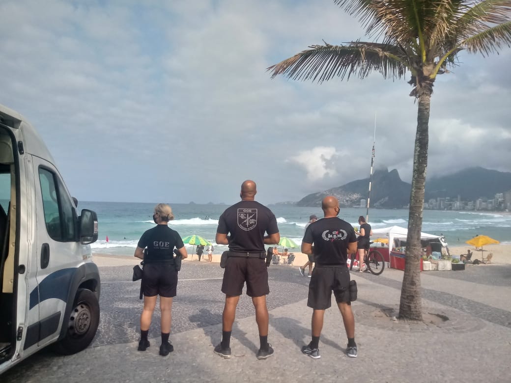 Guarda Municipal durante fiscalização na orla do Rio