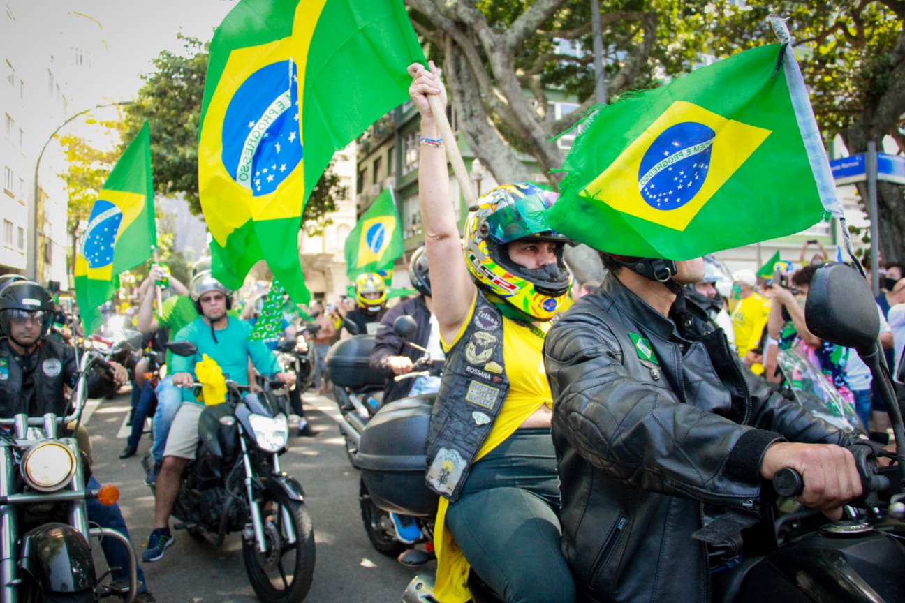 Manifestantes em ato pró-Bolsonaro