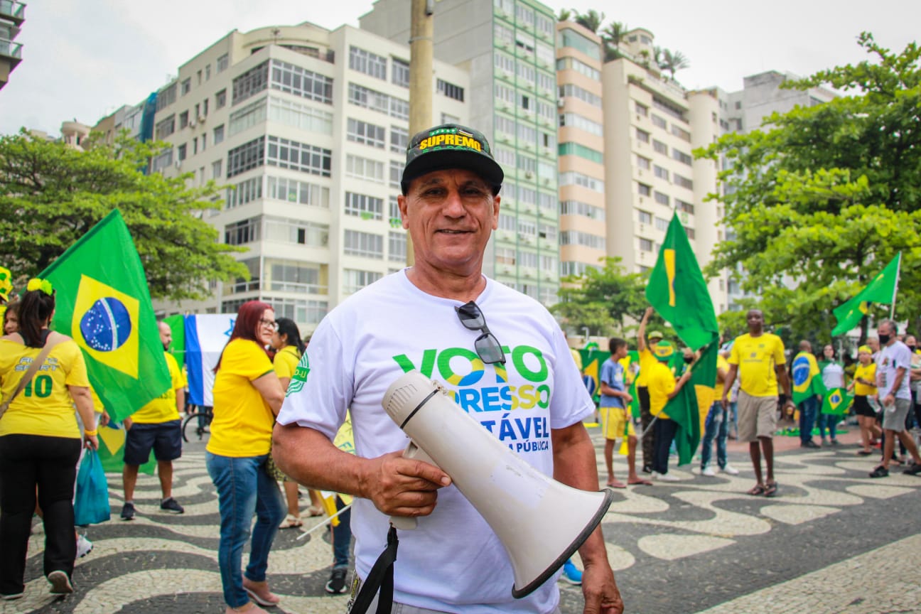 Manifestantes em ato pró-Bolsonaro (Reprodução: Talita Giudice/Super Rádio Tupi)
