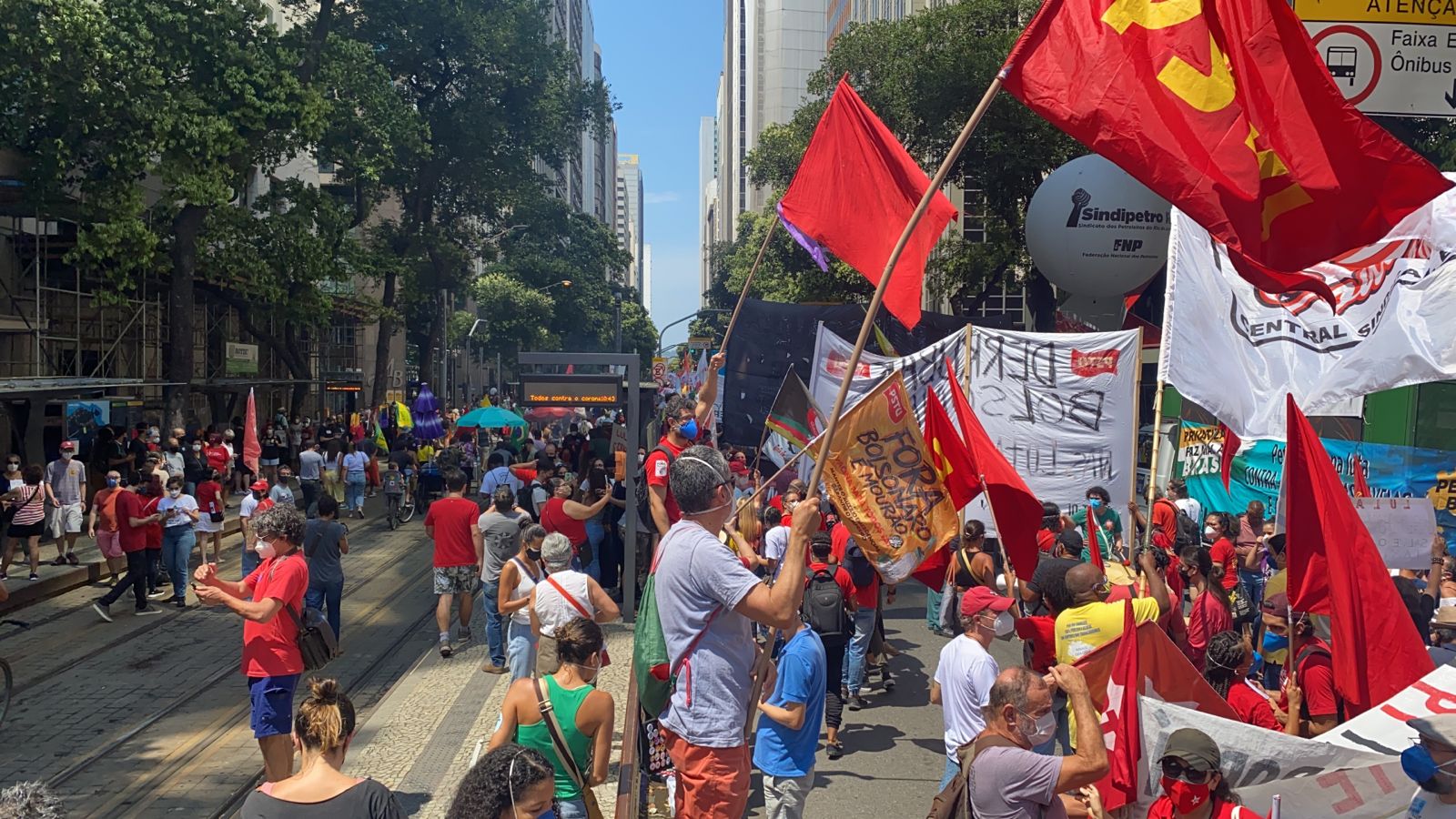 Manifestação contra o governo federal no Centro do Rio (Foto:Tatiana Campbell/Super Rádio Tupi)
