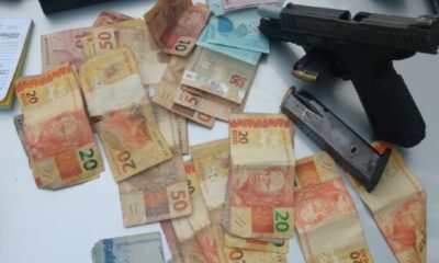 Material apreendido com os três milicianos