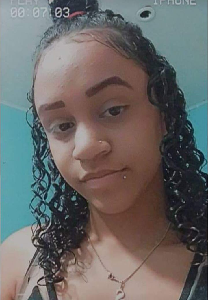 A adolescente foi morta com um tiro no rosto
