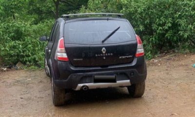 Carro utilizado por criminosos que mataram um médico na Barra da Tijuca