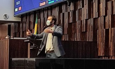 Flávio Serafini no plenário da Alerj