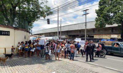 moradores protestam contra violencia policial na avenida dom helder camara