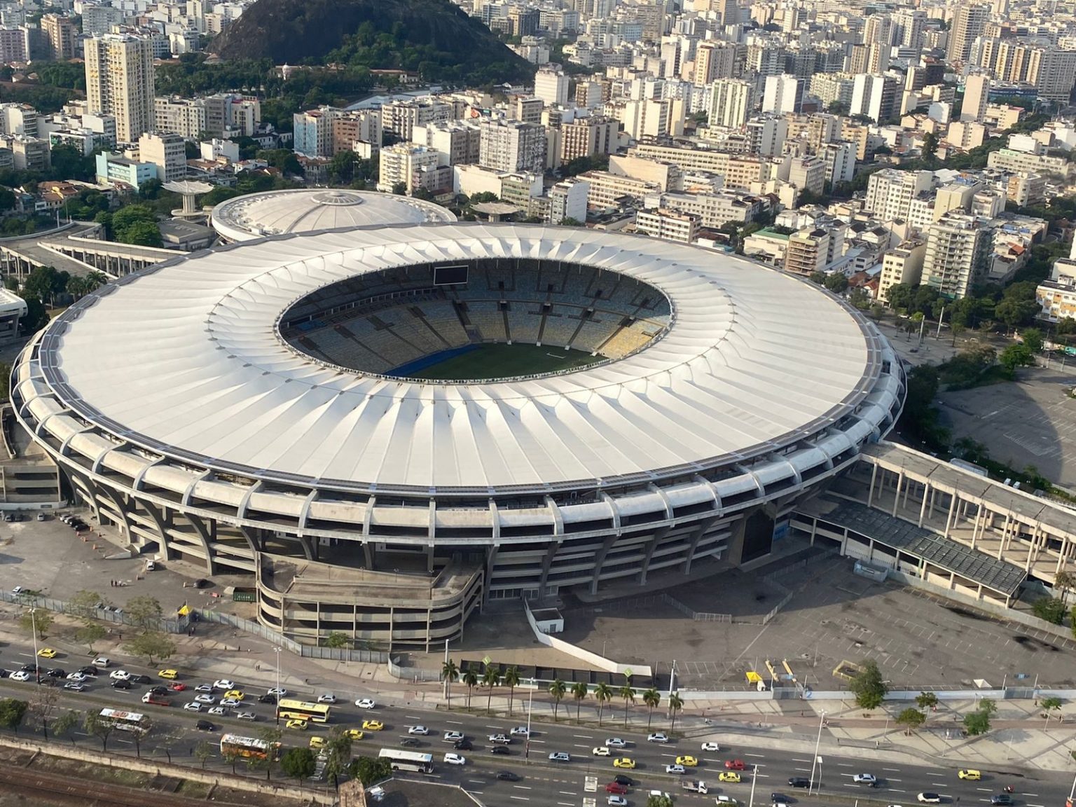 Imagem do Estádio Nolton Santos no Maracanã