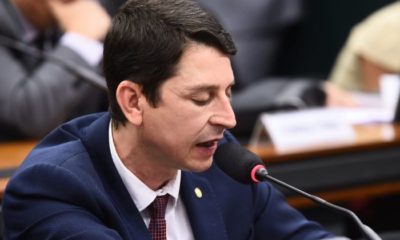 Juninho do Pneu volta para o cargo de deputado federal