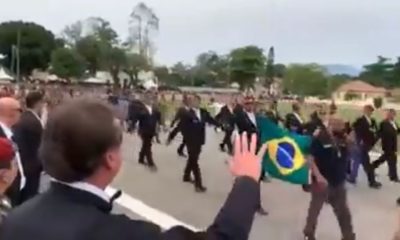 Presidente Jair Bolsonaro participa de cerimônia em Resende