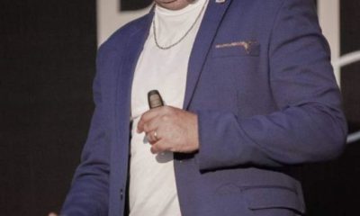 Dono de empresa que trata calvície