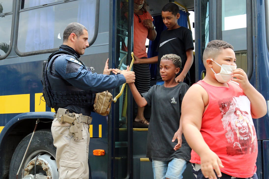 PRF festa de natal crianças