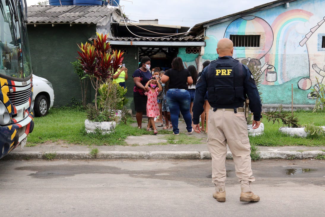 PRF festa de natal crianças