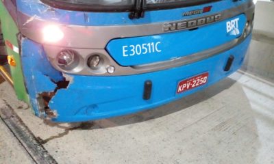 BRT danificado após acidente na Zona Oeste do Rio