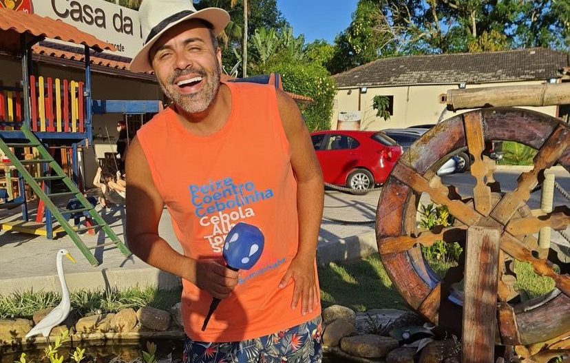 Apresentador Rodrigo Oliver