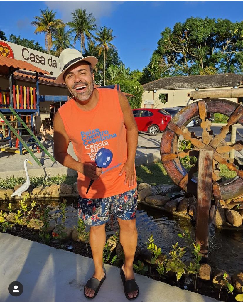 Apresentador Rodrigo Oliver 