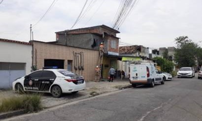 Homem é preso após fazer "gato"