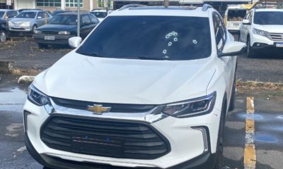 Carro do empresário do grupo Clareou é roubado na Barra da Tijuca