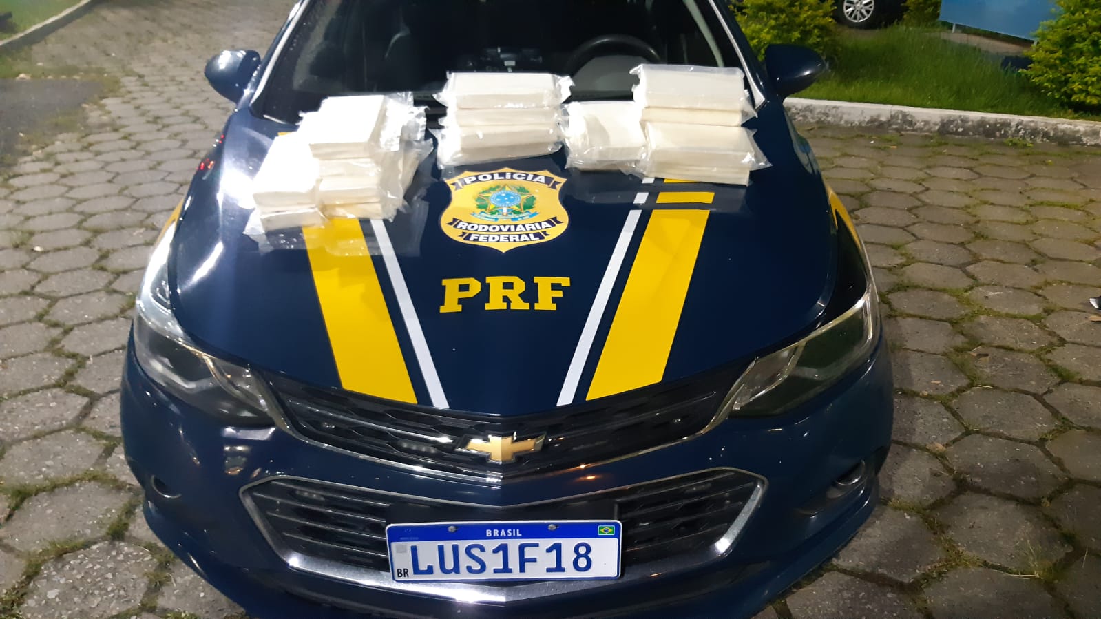 PRF apreende 21 kg de cocaína