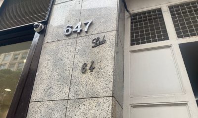 Prédio teve parte do nome e numeração levados por criminosos