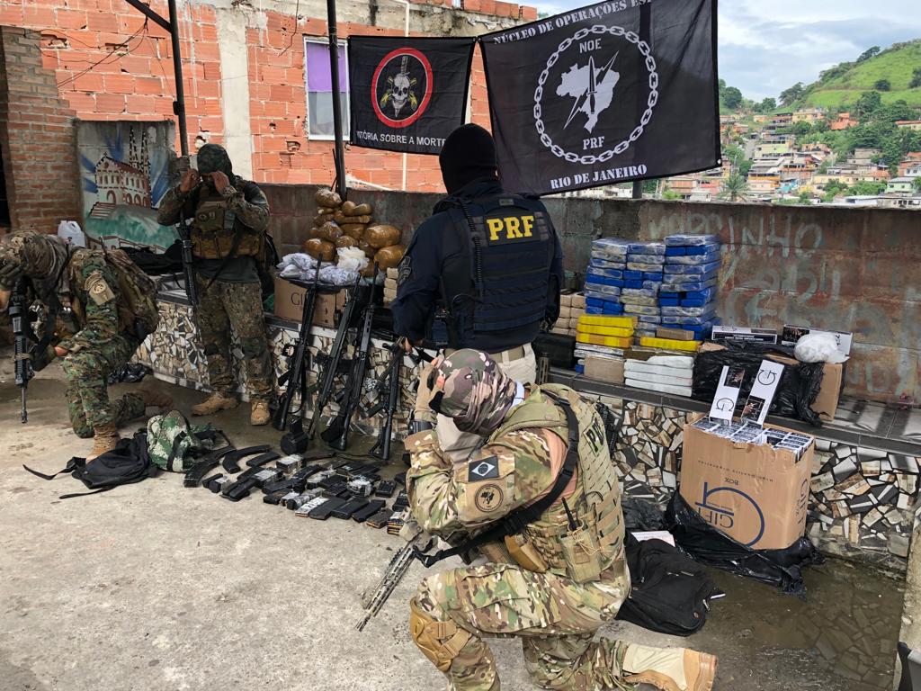 Apreensão feita pelo BOPE na Vila Cruzeiro