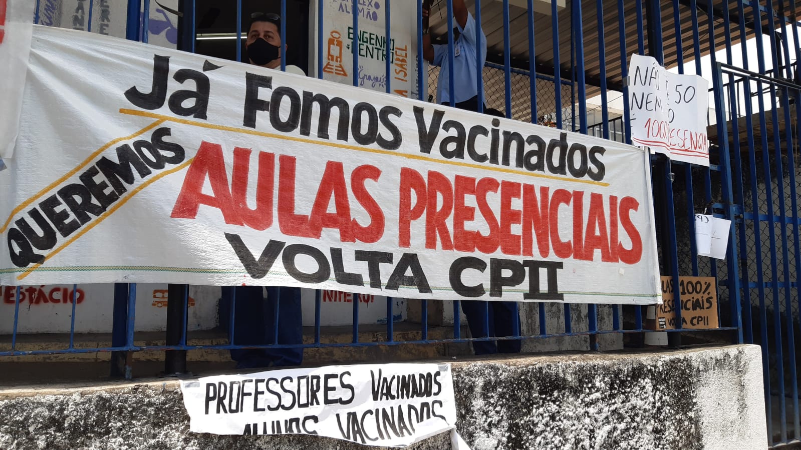 Protesto contra ensino híbrido no Colégio Pedro II