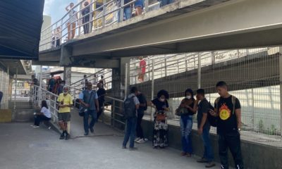 Cariocas denunciam altos valores em vans e carros de aplicativo após paralisação do BRT