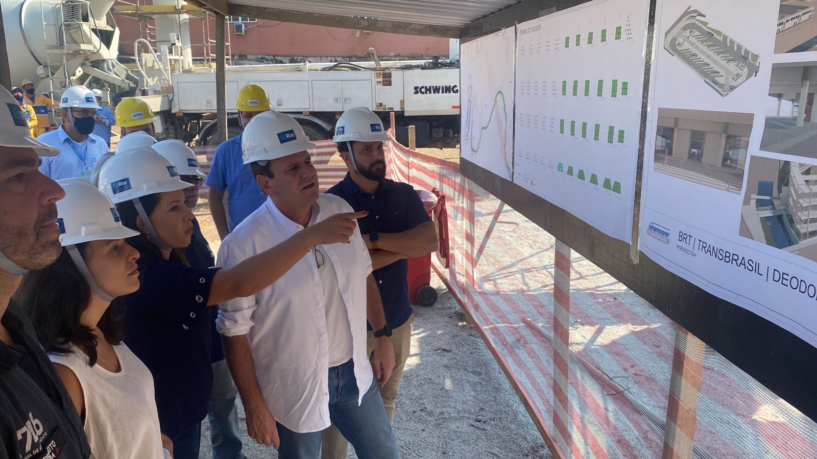 Prefeito Eduardo Paes visita obras do BRT Transbrasil